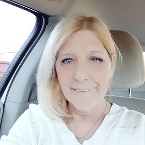 Meet your Posher, Lois